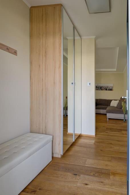 Abg House Ecser Exterior foto
